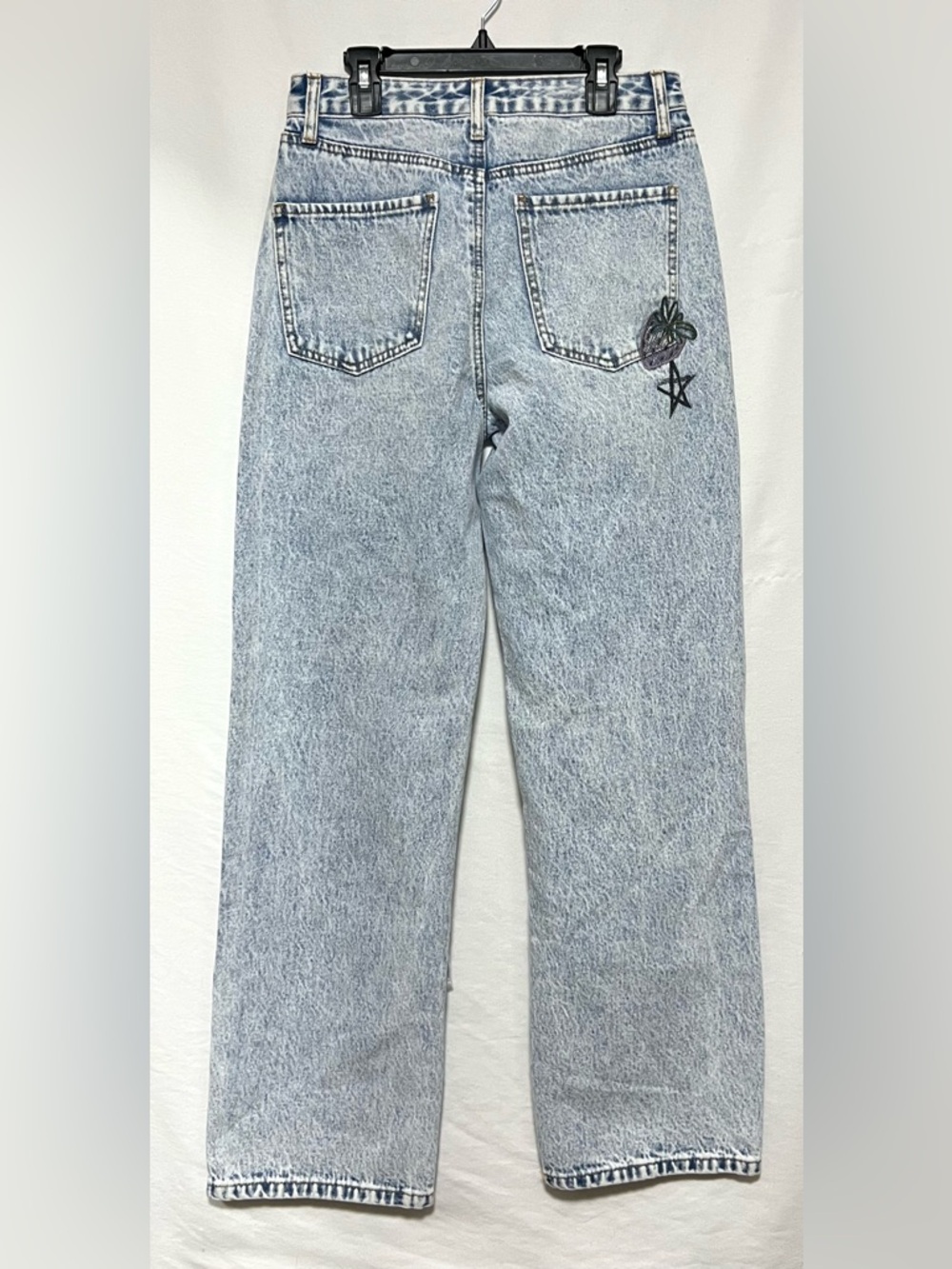 NWT Forever 21 High-Rise 90’s Loose Fit Straight Jeans Graphic Embroidery Ripped - Picture 8 of 12